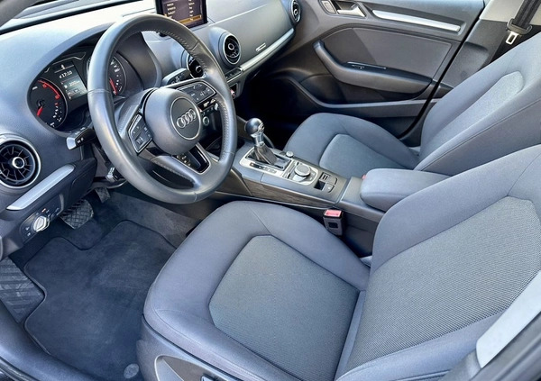 Audi A3 cena 63500 przebieg: 180000, rok produkcji 2018 z Dynów małe 191